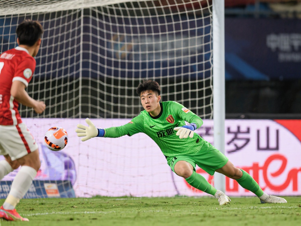 今日NBA焦点战：湖人VS爵士，詹姆斯伤停，东契奇冲击3连胜！